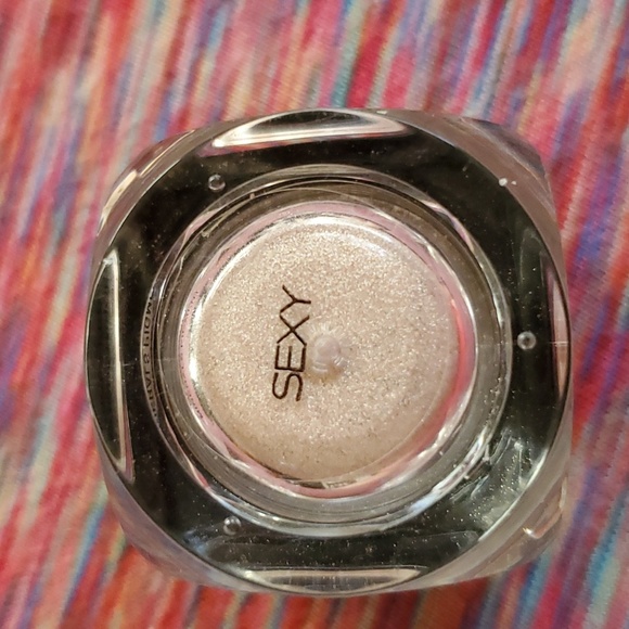 Eyeshadow - Picture 4 of 5